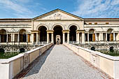 Mantova, Palazzo Te - La loggia d'onore e il ponte sulla peschiera 